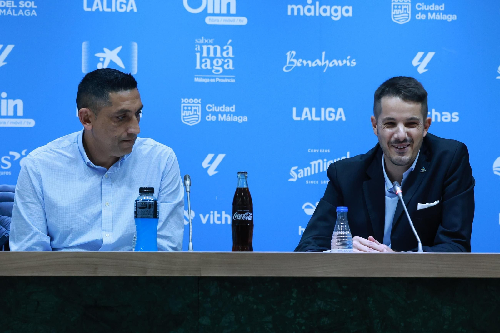 Basti: La presentación de su libro en La Rosaleda, en fotos