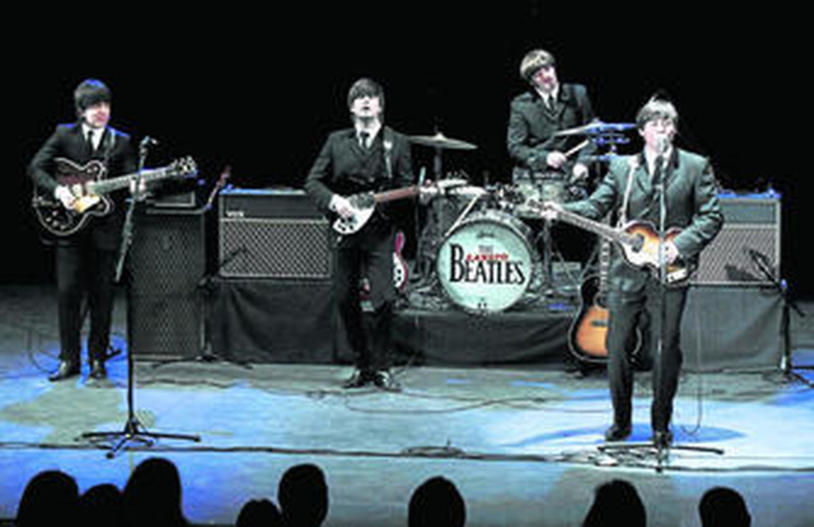 The Cavern Beatles, en una de sus actuaciones.