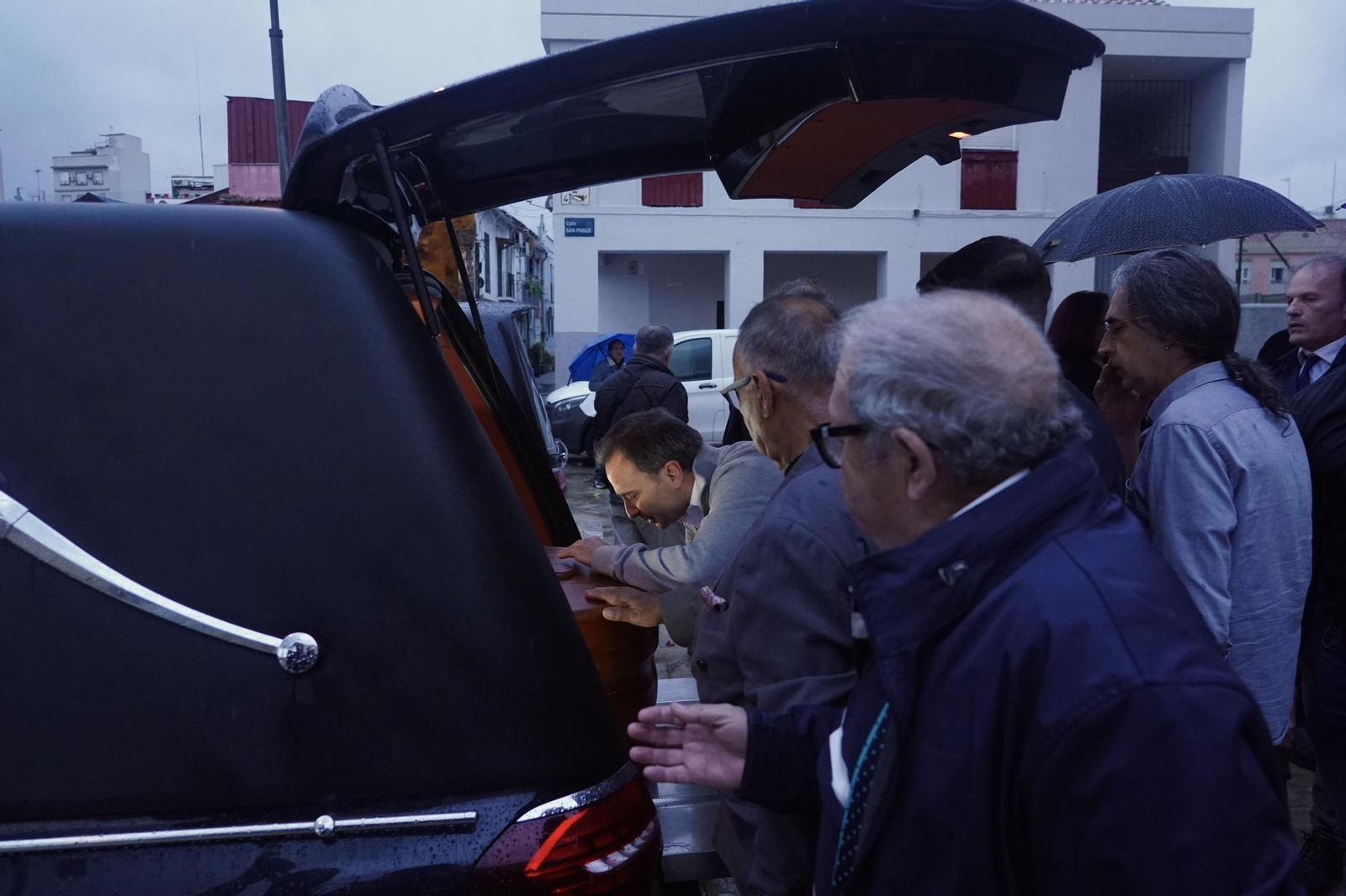 El último adiós al cantaor flamenco Fosforito, en imágenes