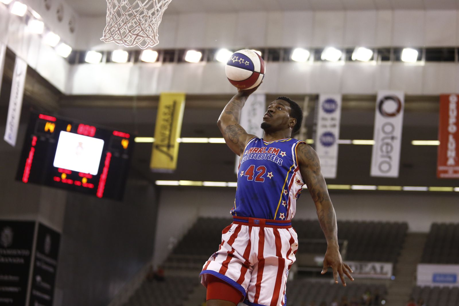 El espectáculo de los Globetrotters inunda el Palacio de Deportes