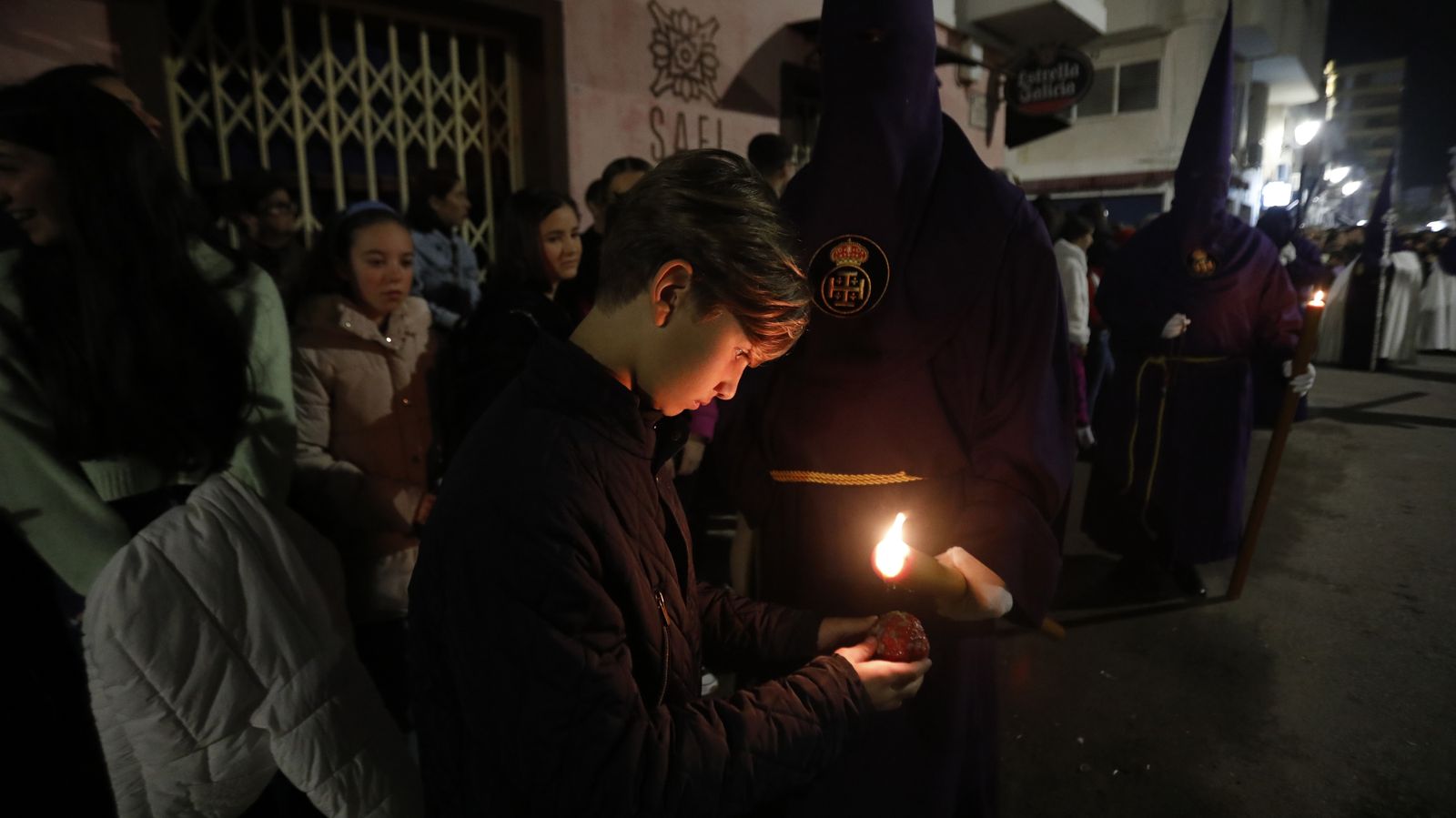 Fotos del Jueves Santo en La Línea: Perdón y la Salud, Gran Poder y Angustias