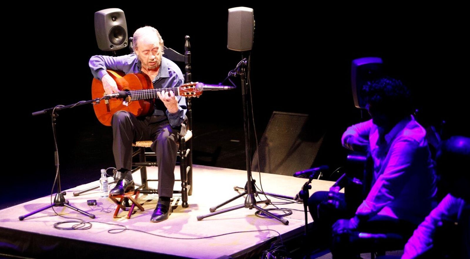 Víctor Monge 'Serranito', durante su concierto en el Gran Teatro.