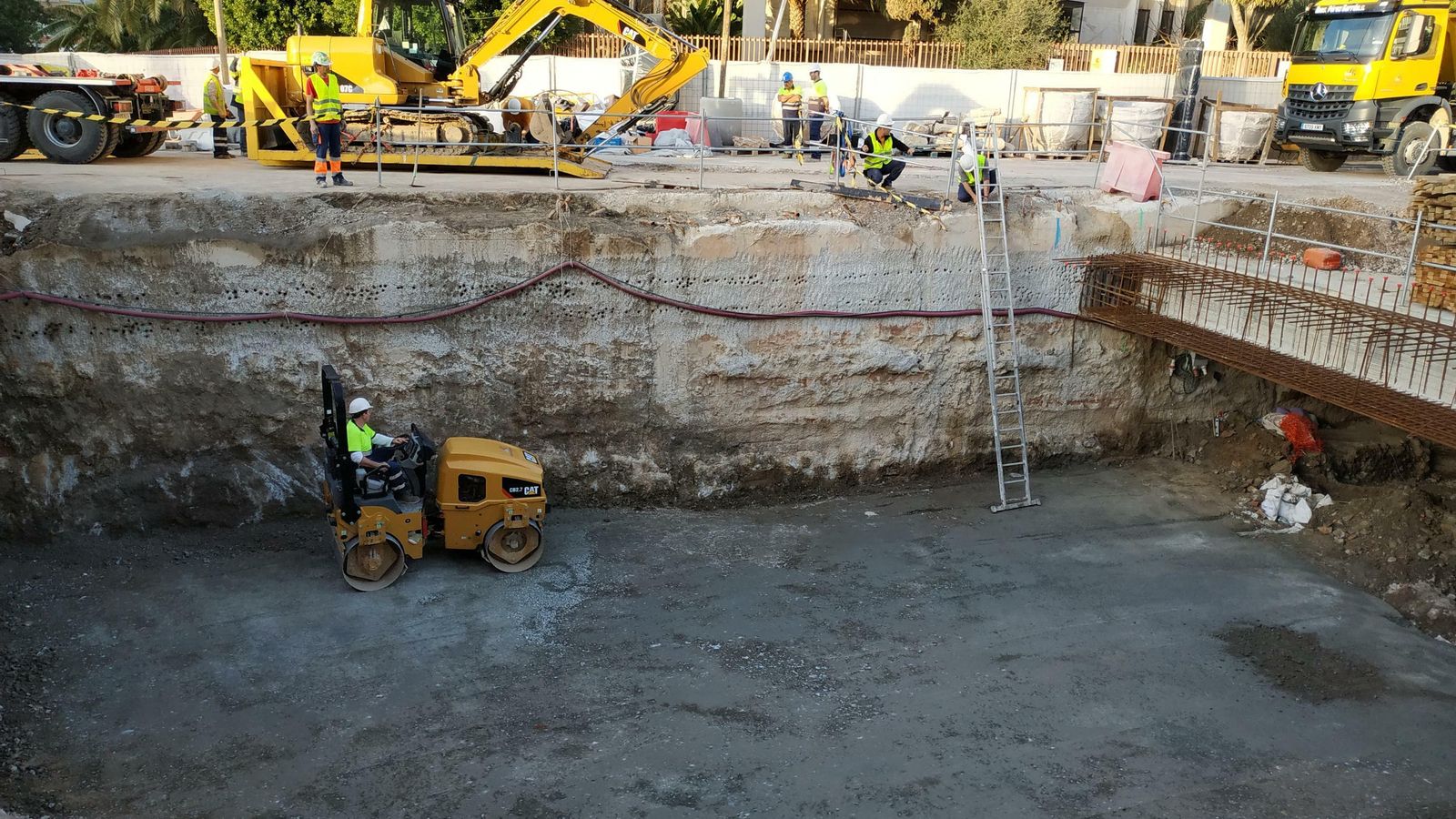 Avance de los trabajos en la parte del tramo situado frente al edificio de Hacienda.