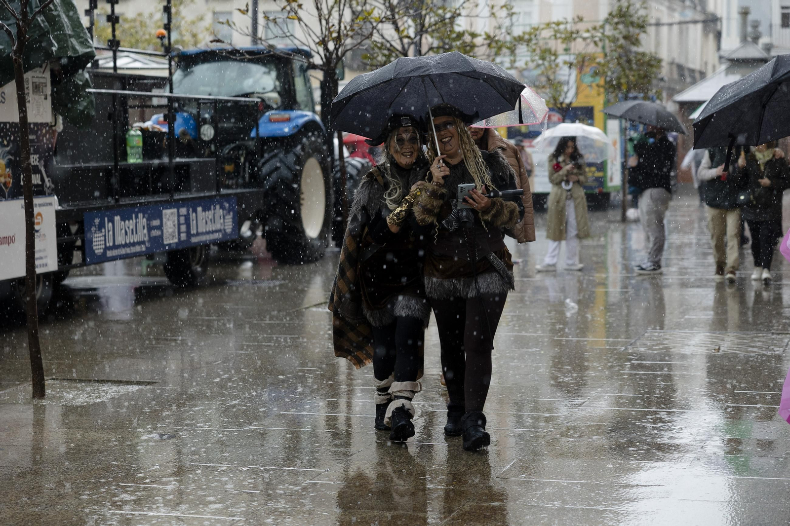Las mejores imágenes del primer domingo de Carnaval de Cádiz