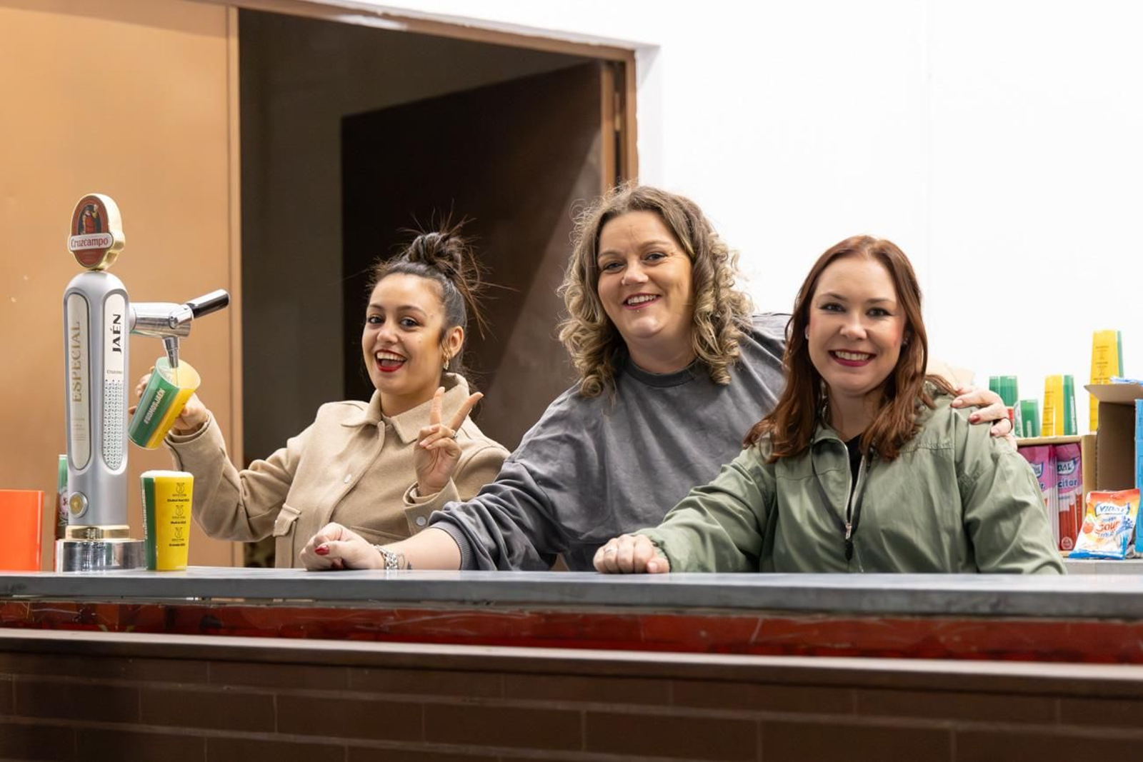 Así se disfruta en Jaén del concierto de Raphael, "Raphaelísimo"