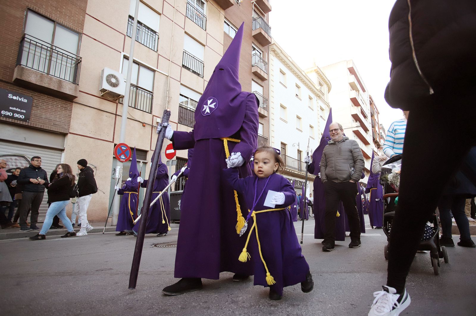 La Hermandad El Nazareno en la madrugá de la Semana Santa de Huelva 2023, en imágenes