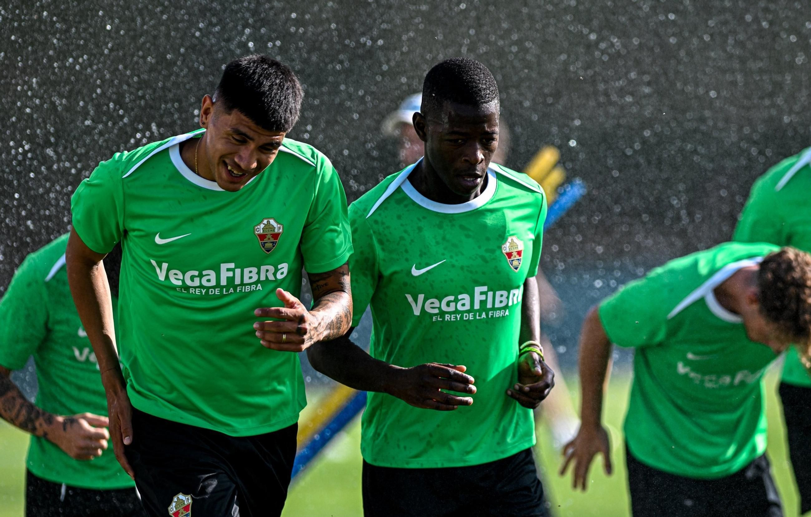 Los jugadores del Elche se ejercitan durante un entrenamiento. Los jugadores del Elche se ejercitan durante un entrenamiento.