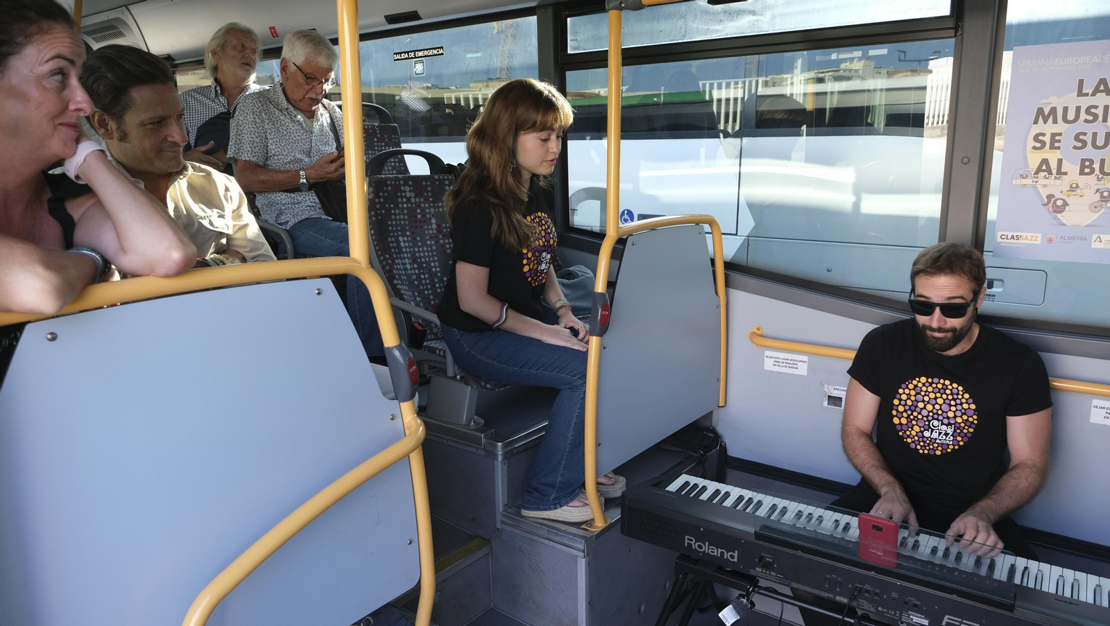 La música sube al bus, en imágenes