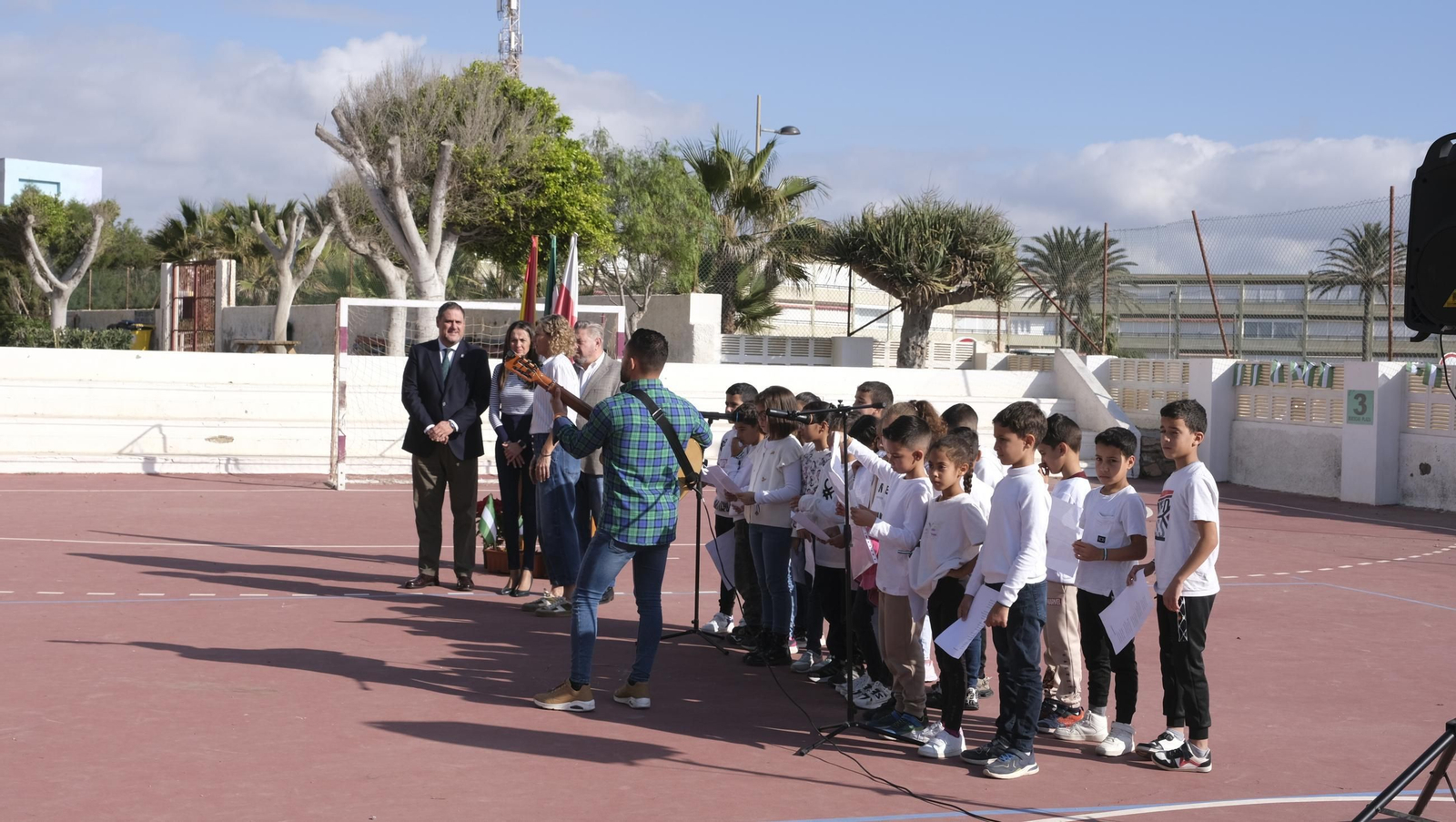 Día de la Bandera de Andalucía en el Colegio Virgen del Mar de Cabo de Gata, en imágenes
