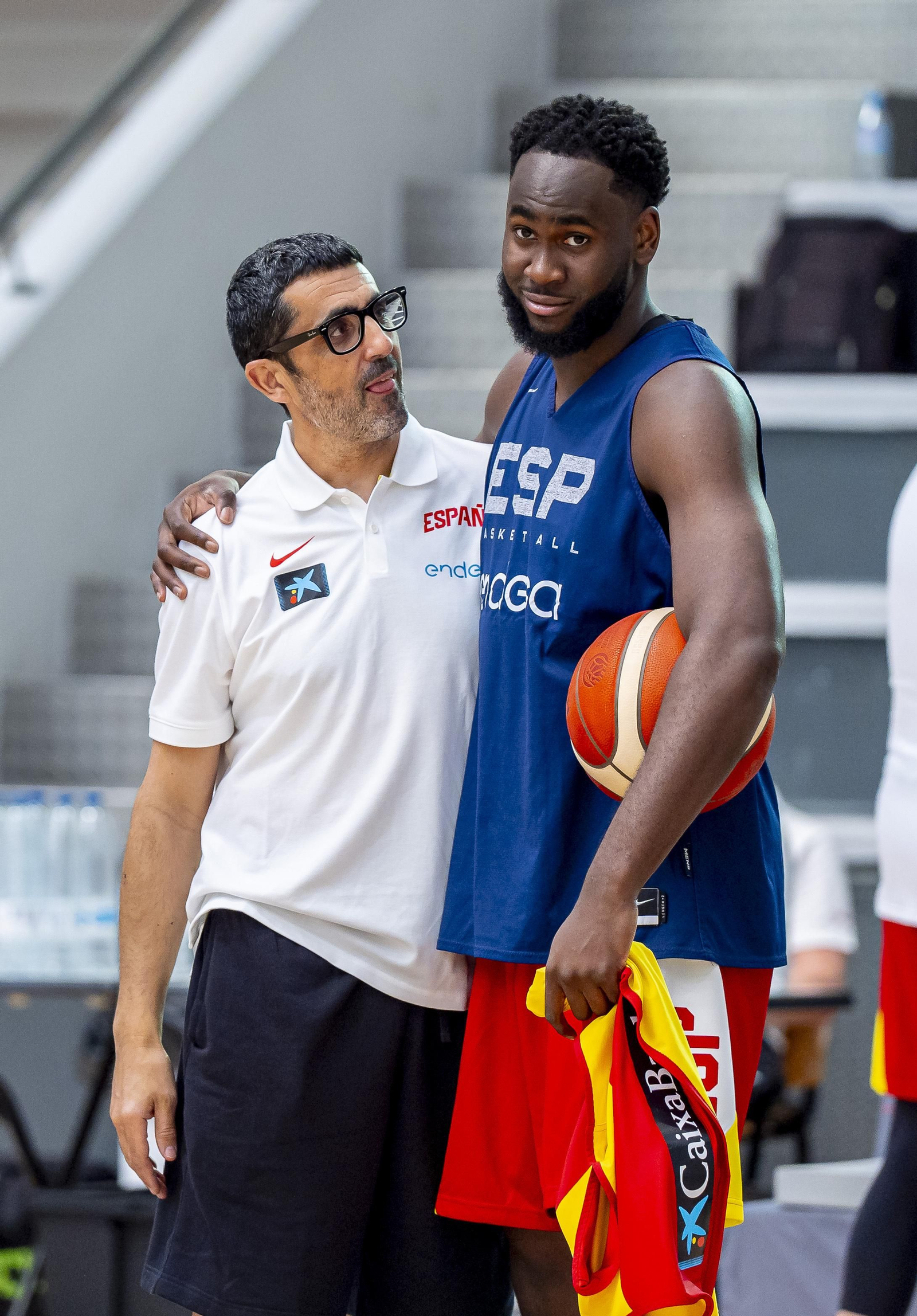 España vuelve a trabajar en Madrid con Alberto Díaz y Yankuba Sima España vuelve a trabajar en Madrid con Alberto Díaz y Yankuba Sima