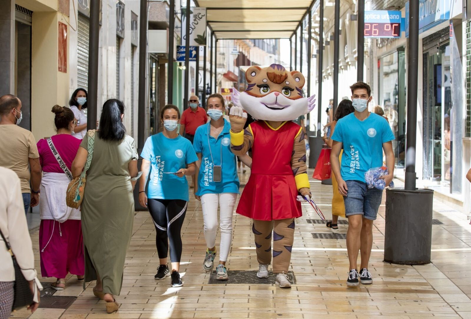 Onuba, durante su paseo por las calles del centro de Huelva.
