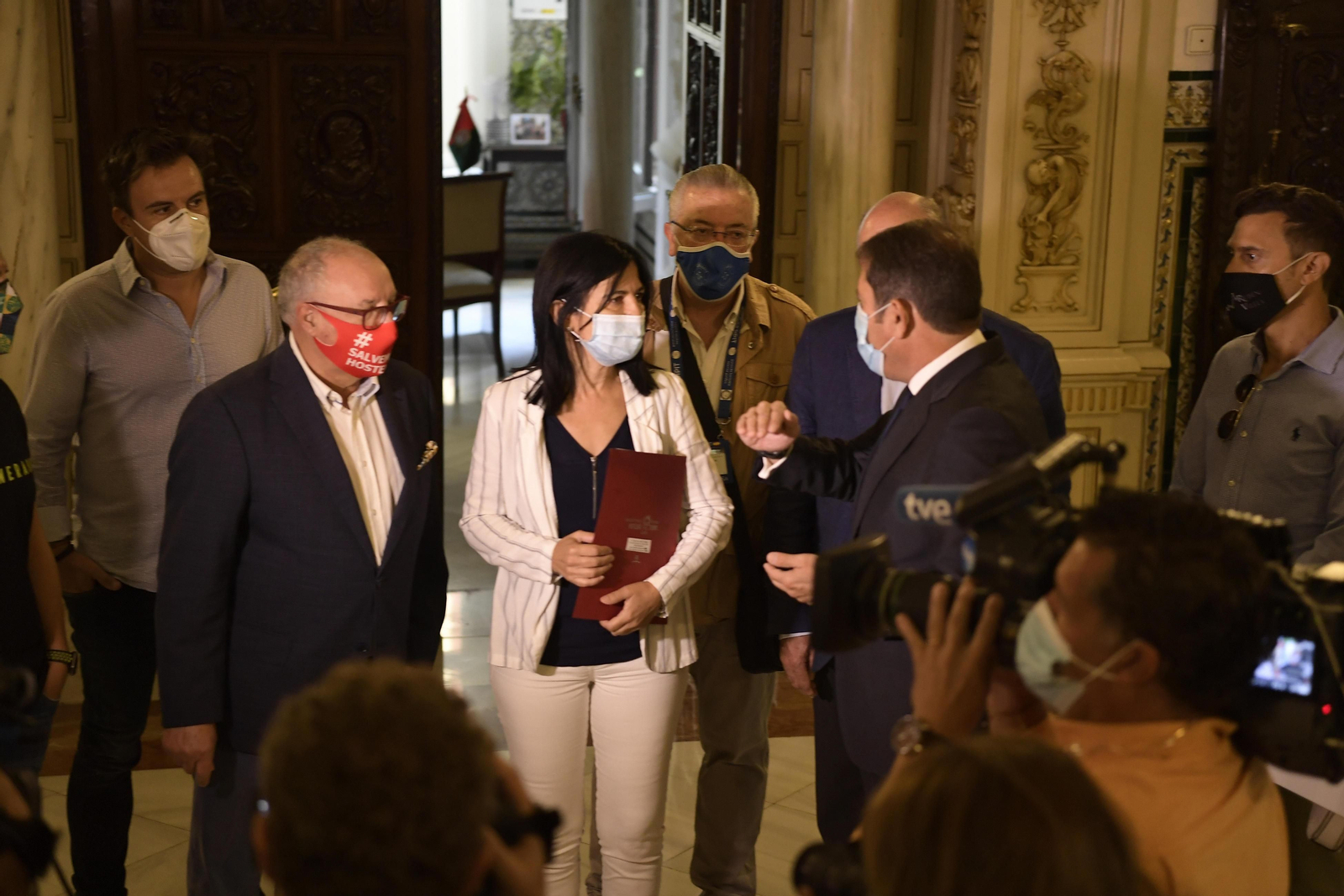 Fotos: El turismo se manifiesta en Granada