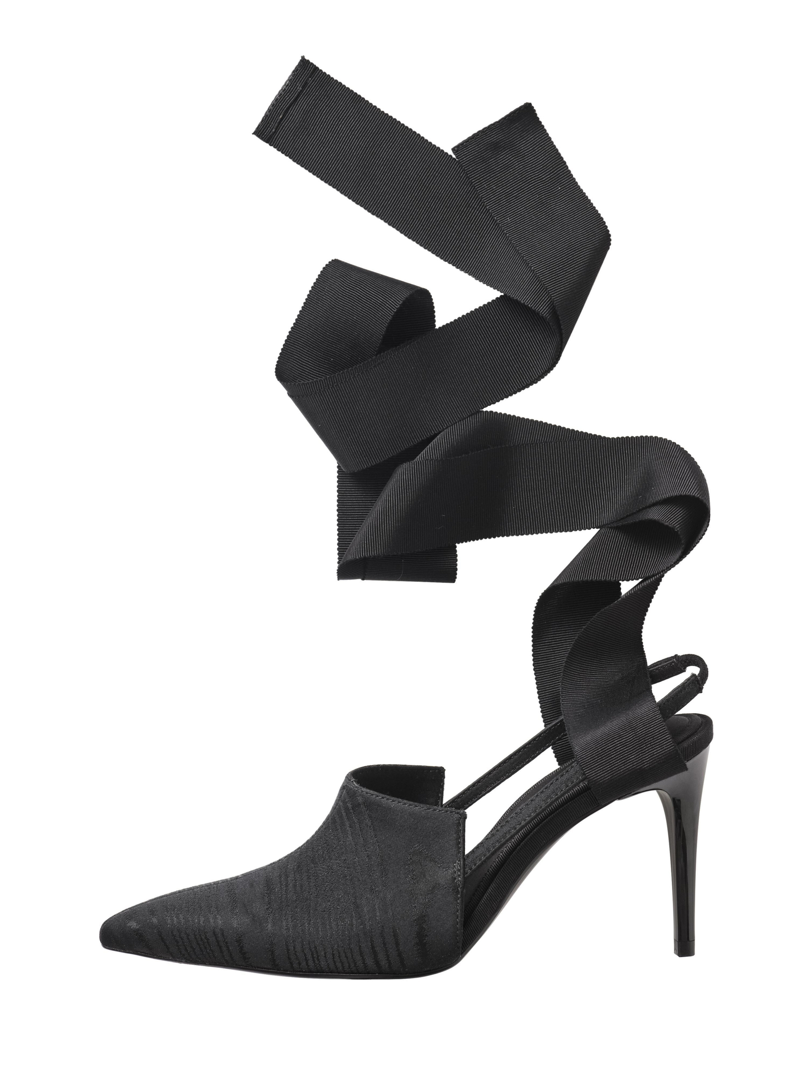 Empieza 2019 con buen pie con estos zapatos ideales para tus looks de fiesta