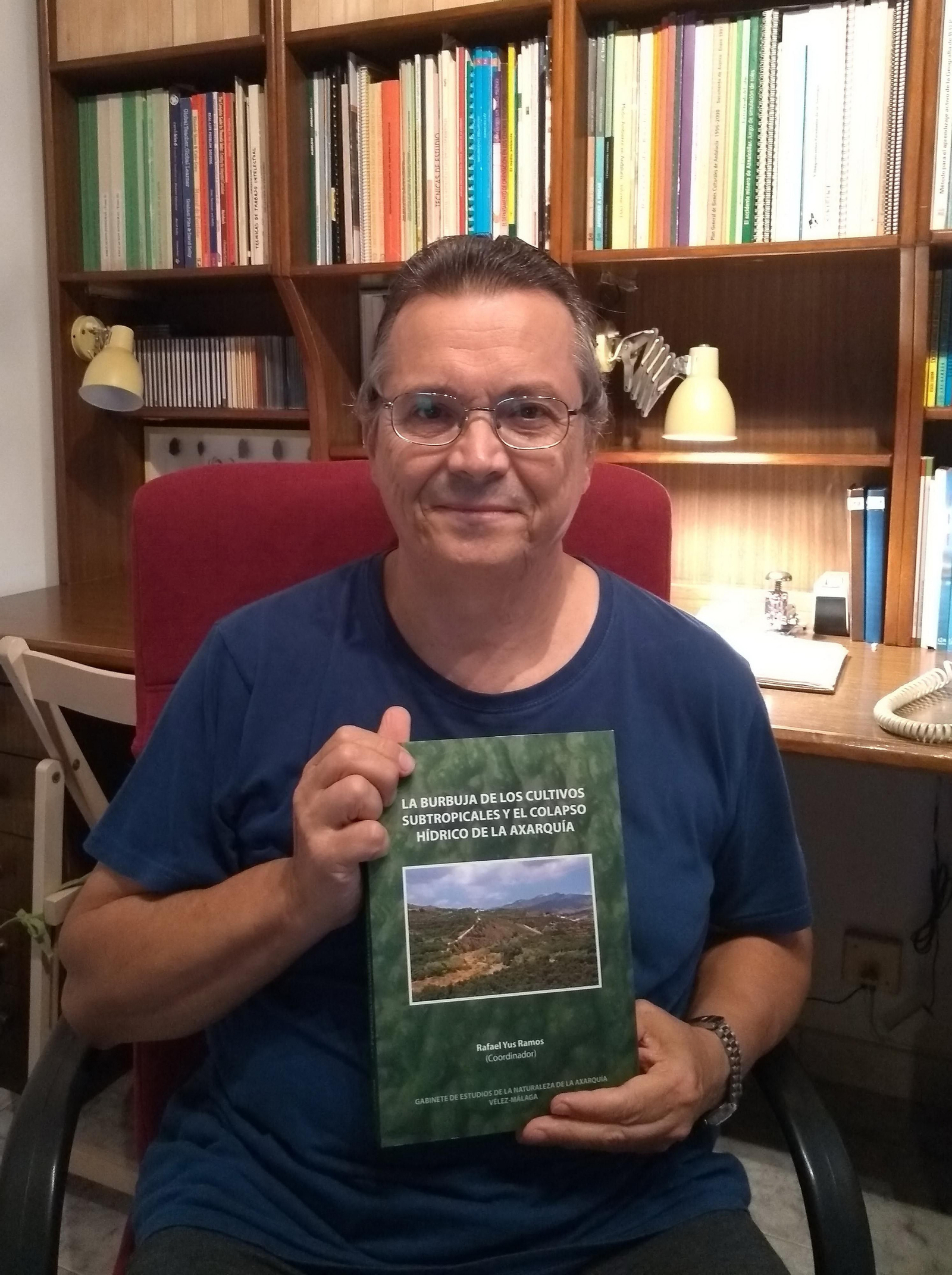 Rafael Yus, coordinador del libro sobre subtropicales.