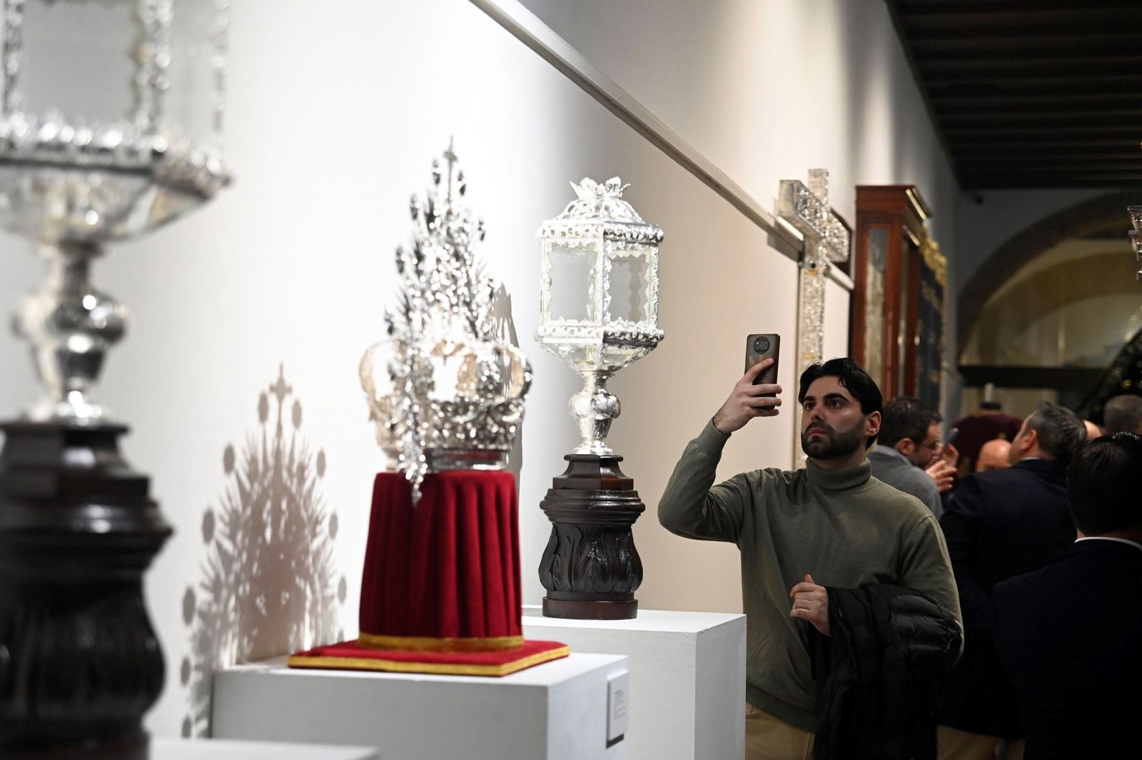 Las mejores fotos de la exposición 'El legado de la fe' sobre patrimonio cofrade cordobés restaurado