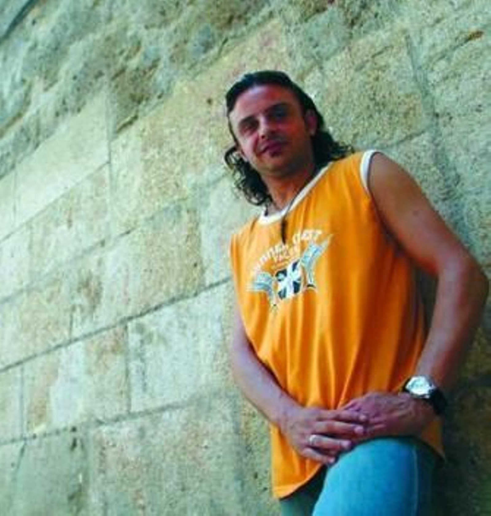 Juan Andrés Maya compaginará los despachos y el escenario.