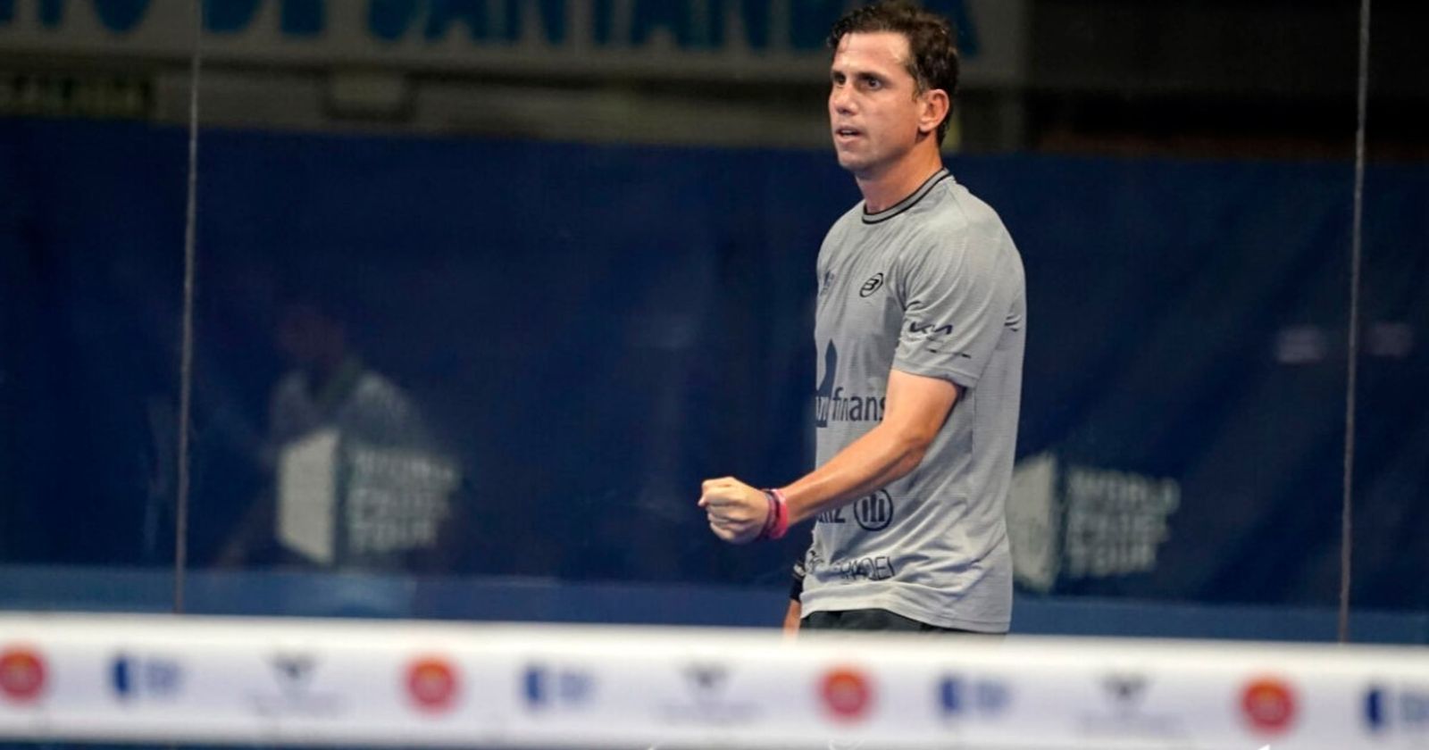 Paquito Navarro celebra un punto durante el partido.