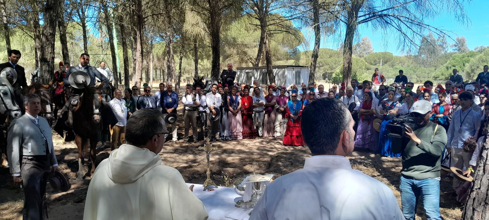 Imágenes de la llegada a la Aldea y presentación de la Hermandad del Rocío de Jerez