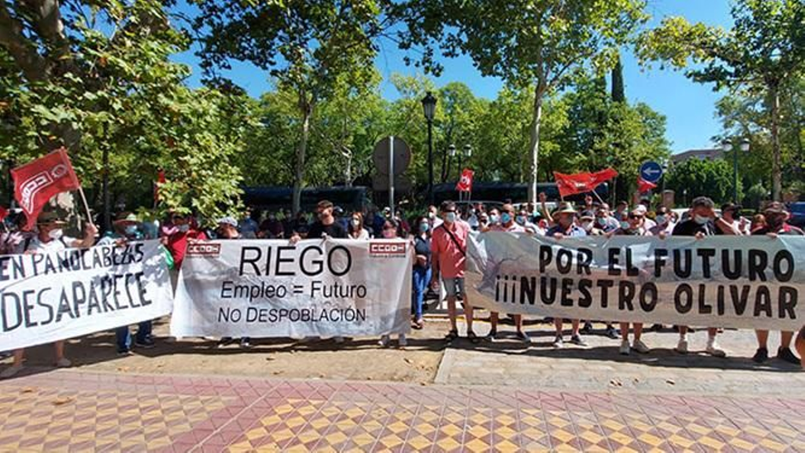 Manifestación en Sevilla de la comunidad de regantes Paño Cabezas.