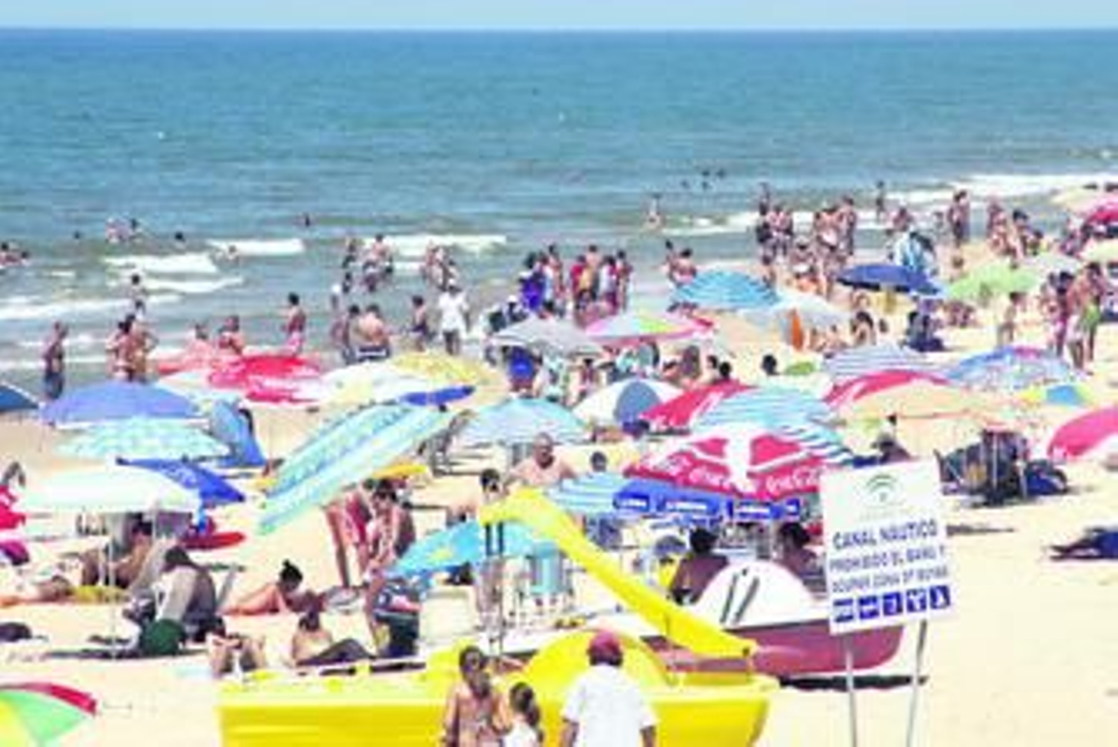 Aspecto que registraba ayer la playa de Matalascañas a media mañana.
