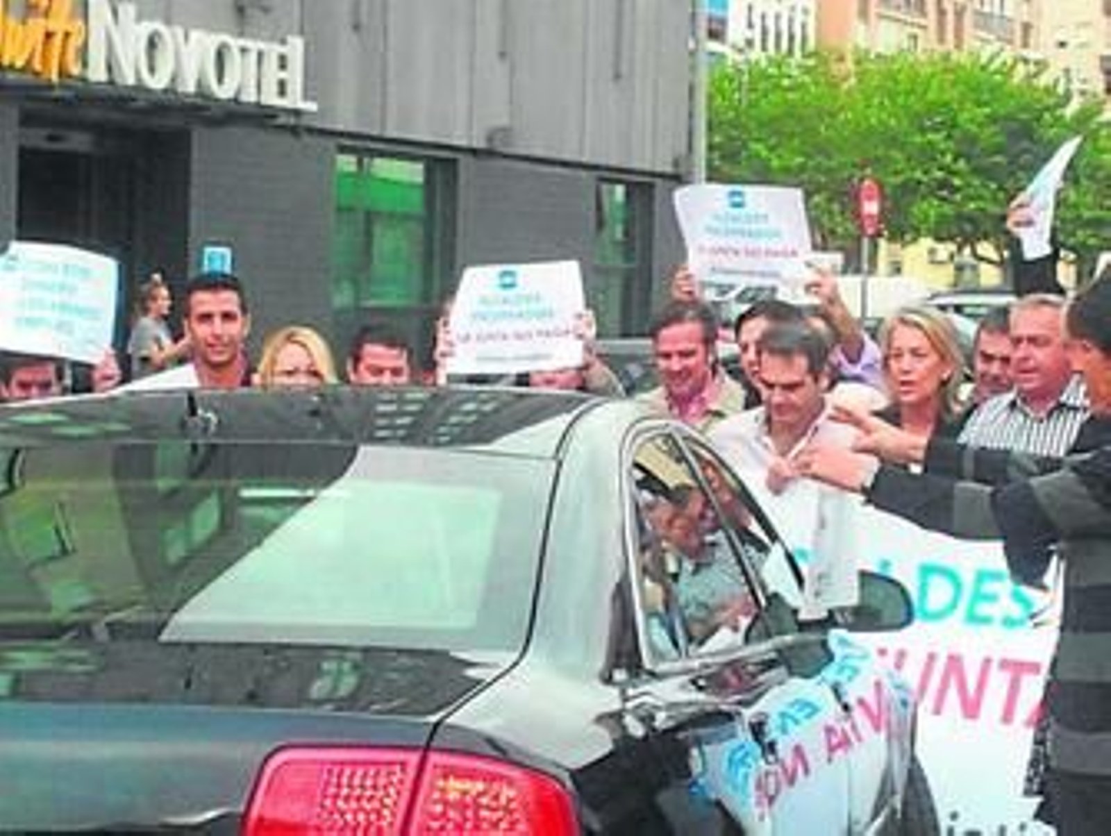 El PP se enroca mientras arrecian las críticas por el escrache a Díaz