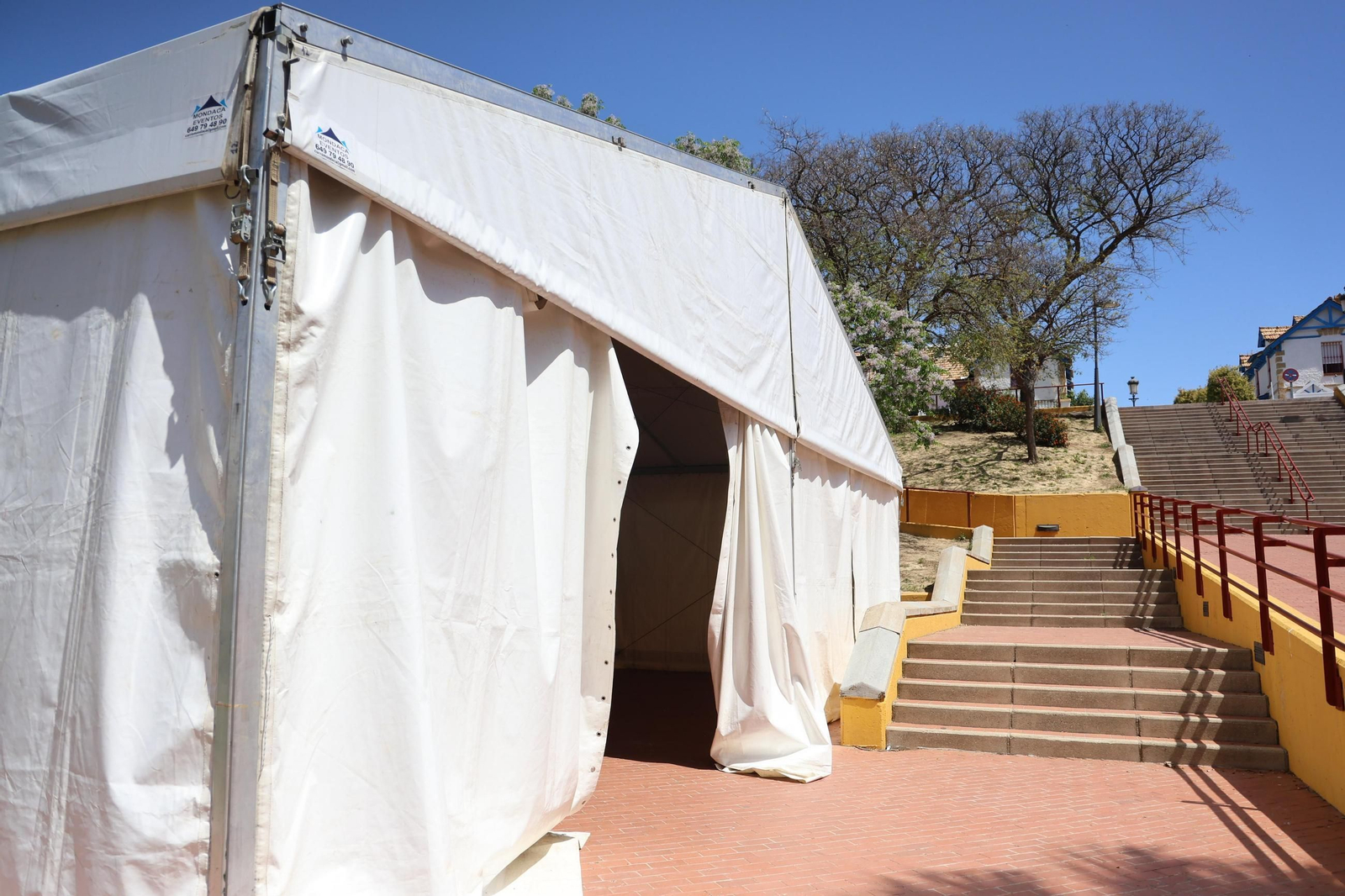 Carpas del Barrio Obrero para las Cruces de Mayo.