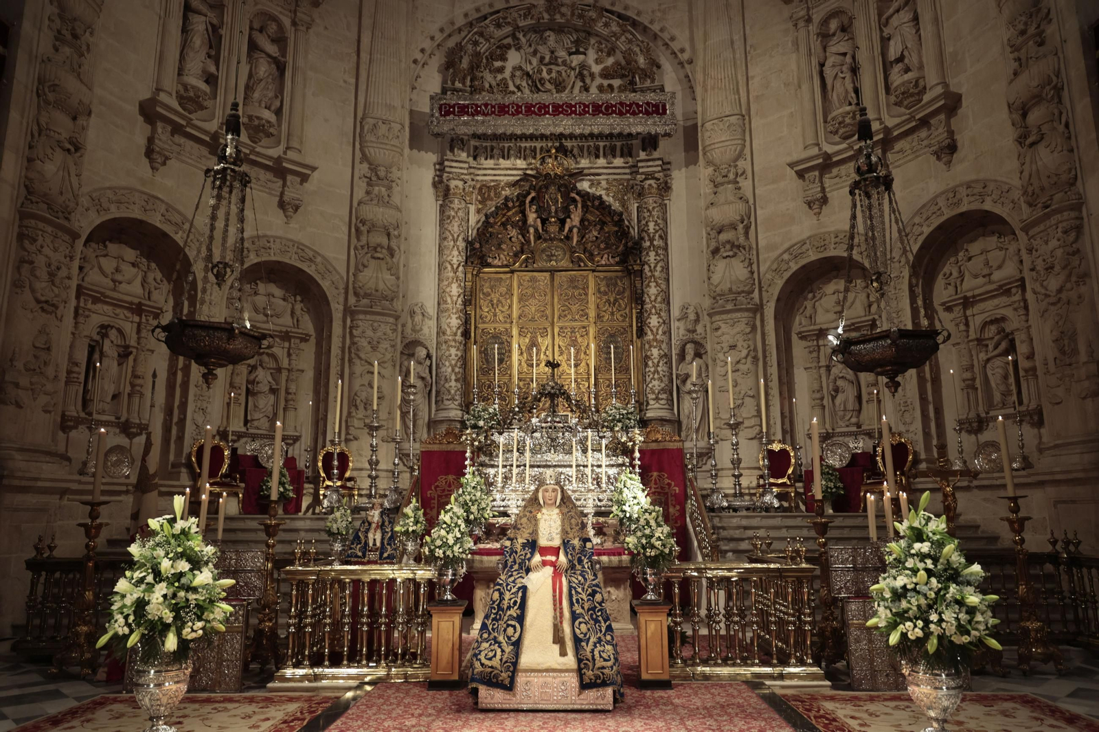 Imágenes del besamanos de la Virgen de los Reyes