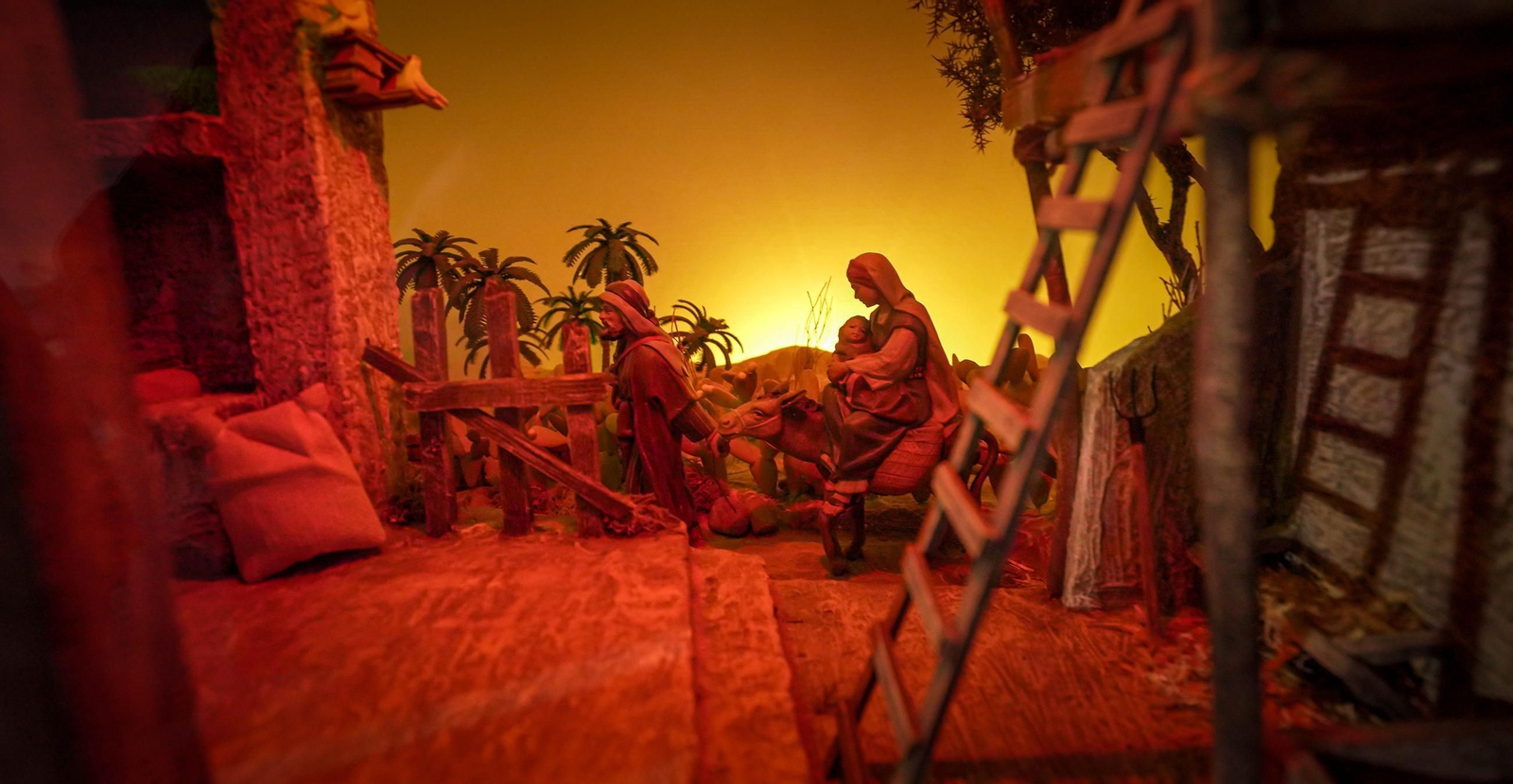 Imágenes de la exposición '50 Navidades montando el Belén' en Jerez