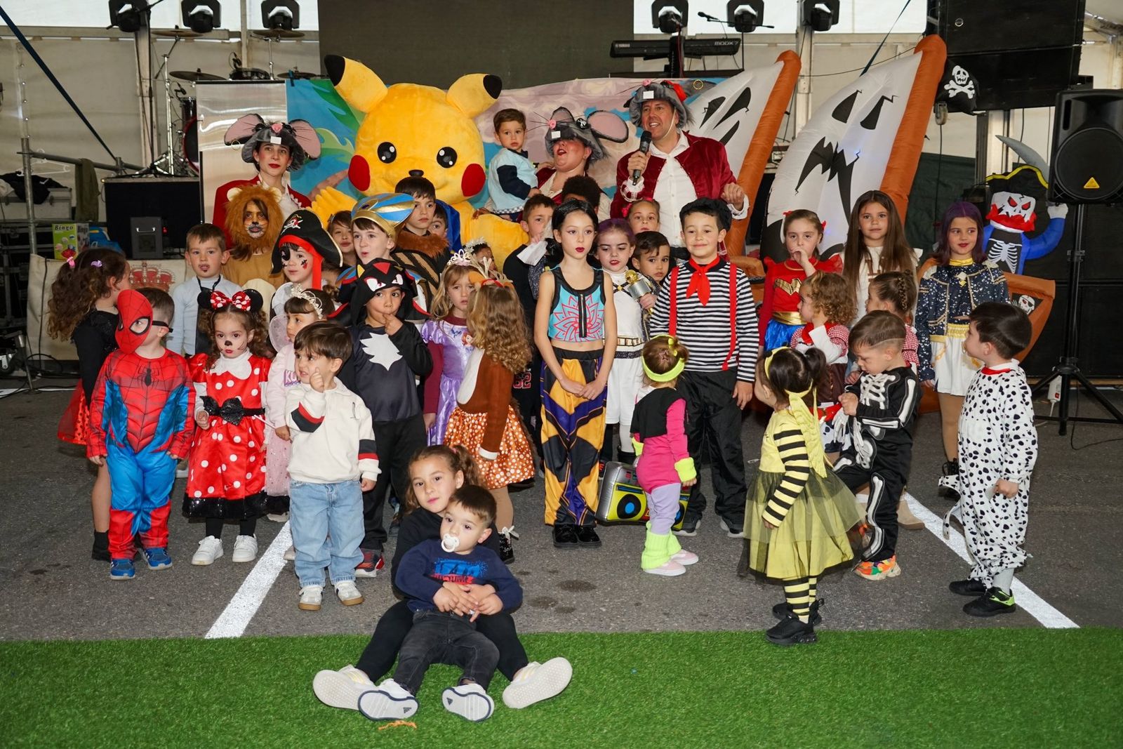 El Entierro de la Sardina pone el punto final a un intenso carnaval en Vícar