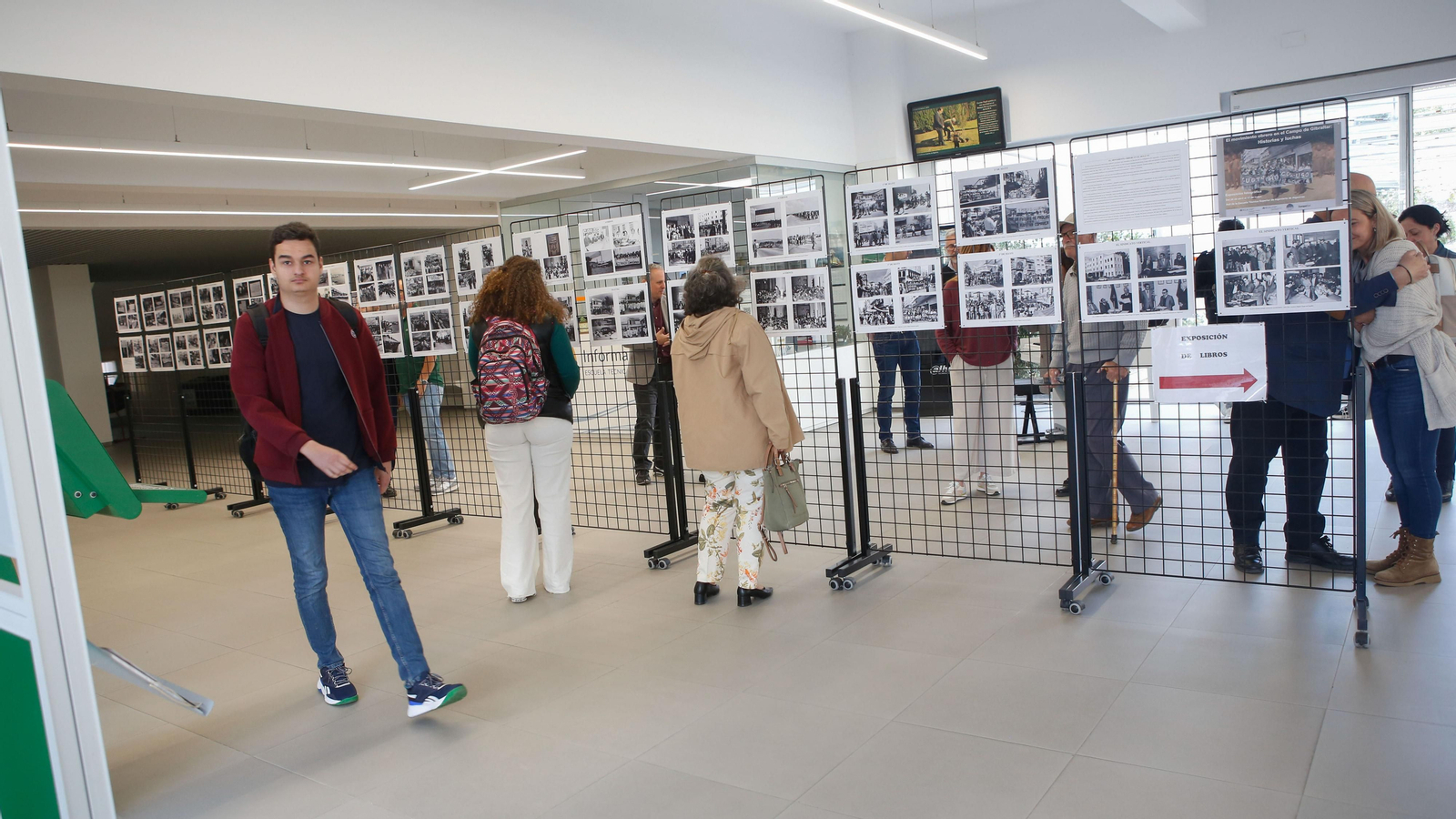 Fotos de la exposición y conferencia sobre el movimiento obrero en el Campo de Gibraltar
