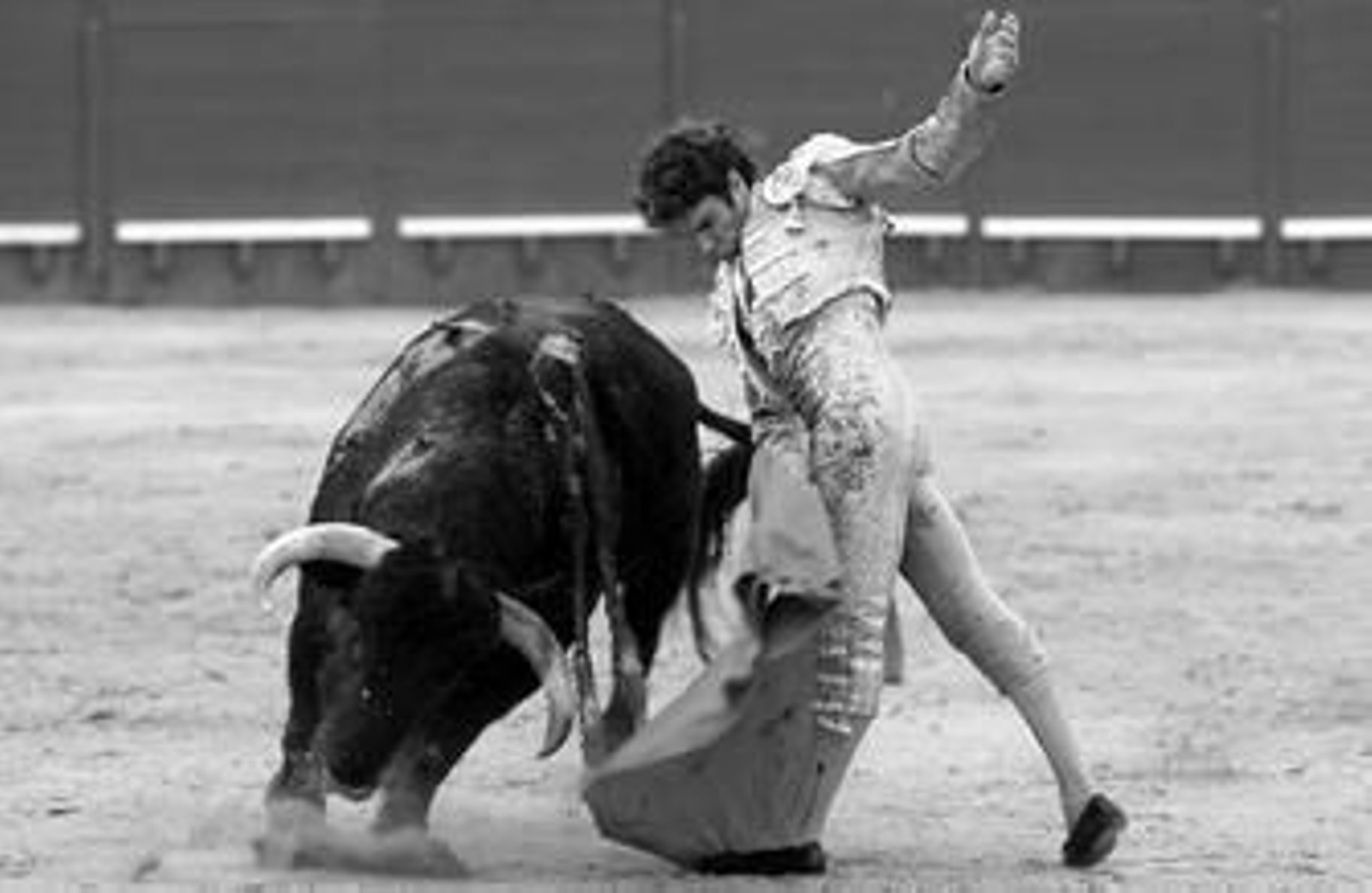 La inspiración y profundidad del de Galapagar sometiendo en un trincherazo a su segundo toro.