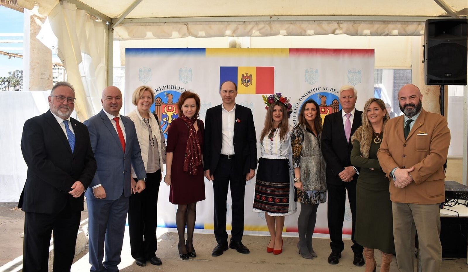 Autoridades en la fiesta nacional del Martisor
