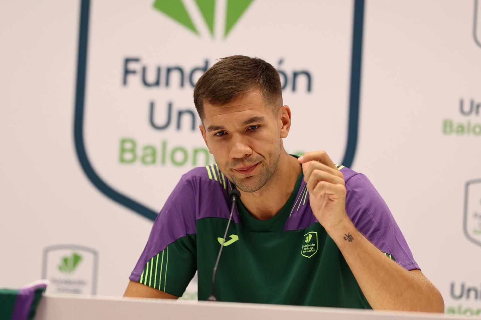 La presentación de Emir Sulejmanovic con el Unicaja, en fotos