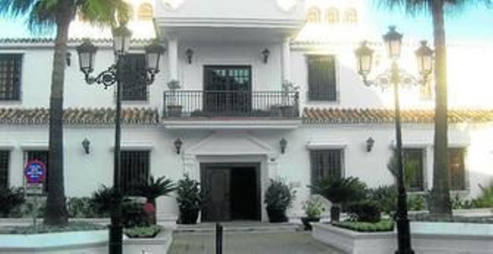 Fachada del Ayuntamiento de Mijas, en una imagen de archivo.