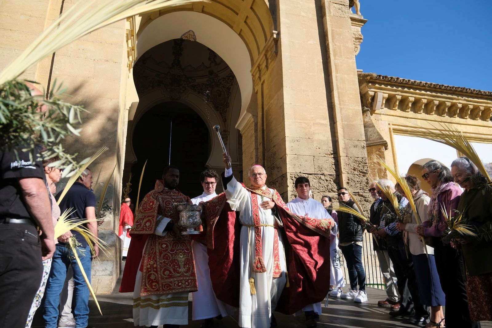 Domingo de Ramos en Córdoba 2023: la misa de la bendición de las palmas en la Catedral, en imágenes