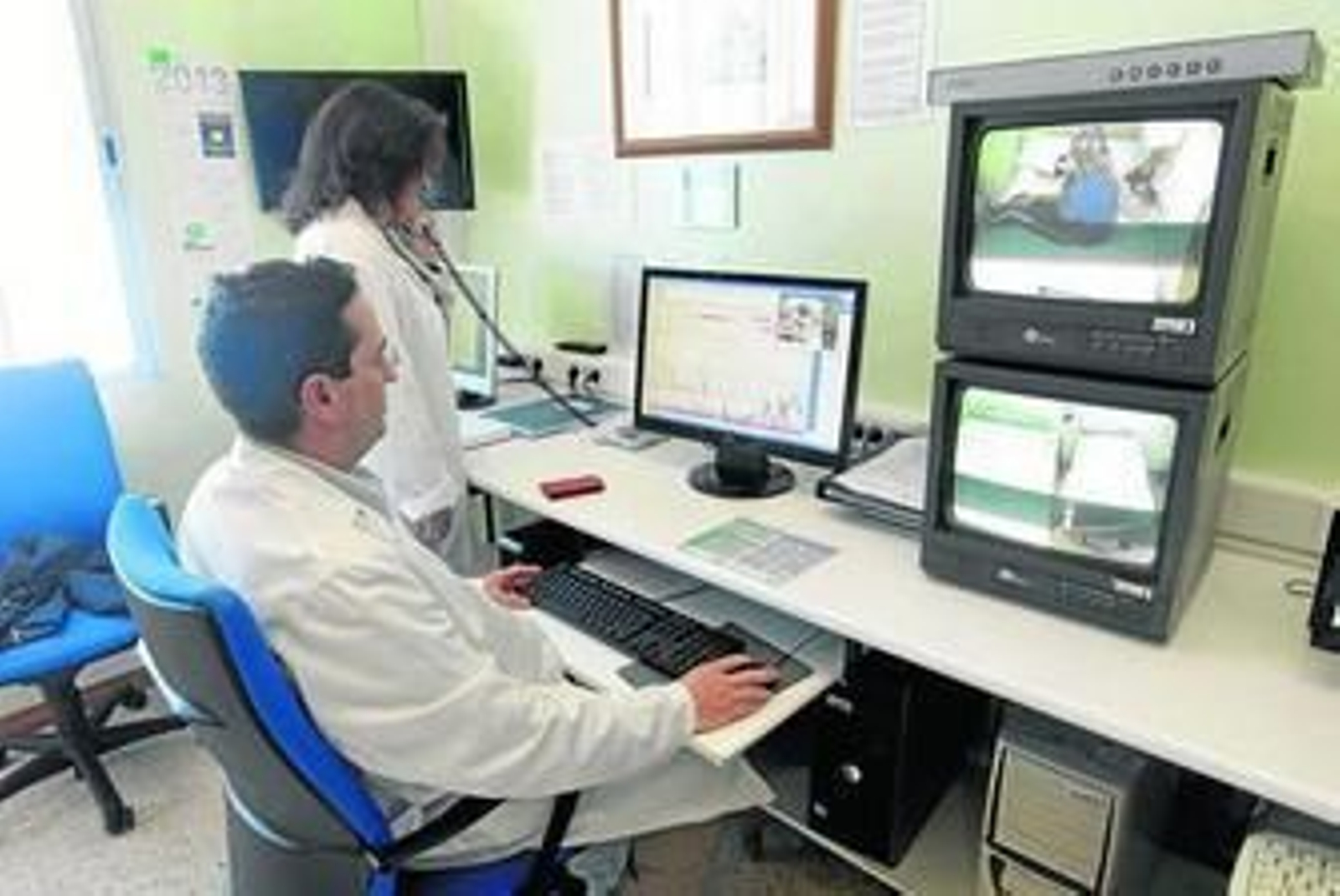 Un equipo de profesionales en cirugía de la epilepsia.