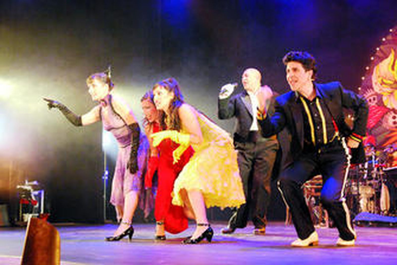 Puesta en escena de 'Cabaret líquido', el montaje con el que la compañía granadina Laví e Bel ganó anoche el premio Max al mejor espectáculo musical.