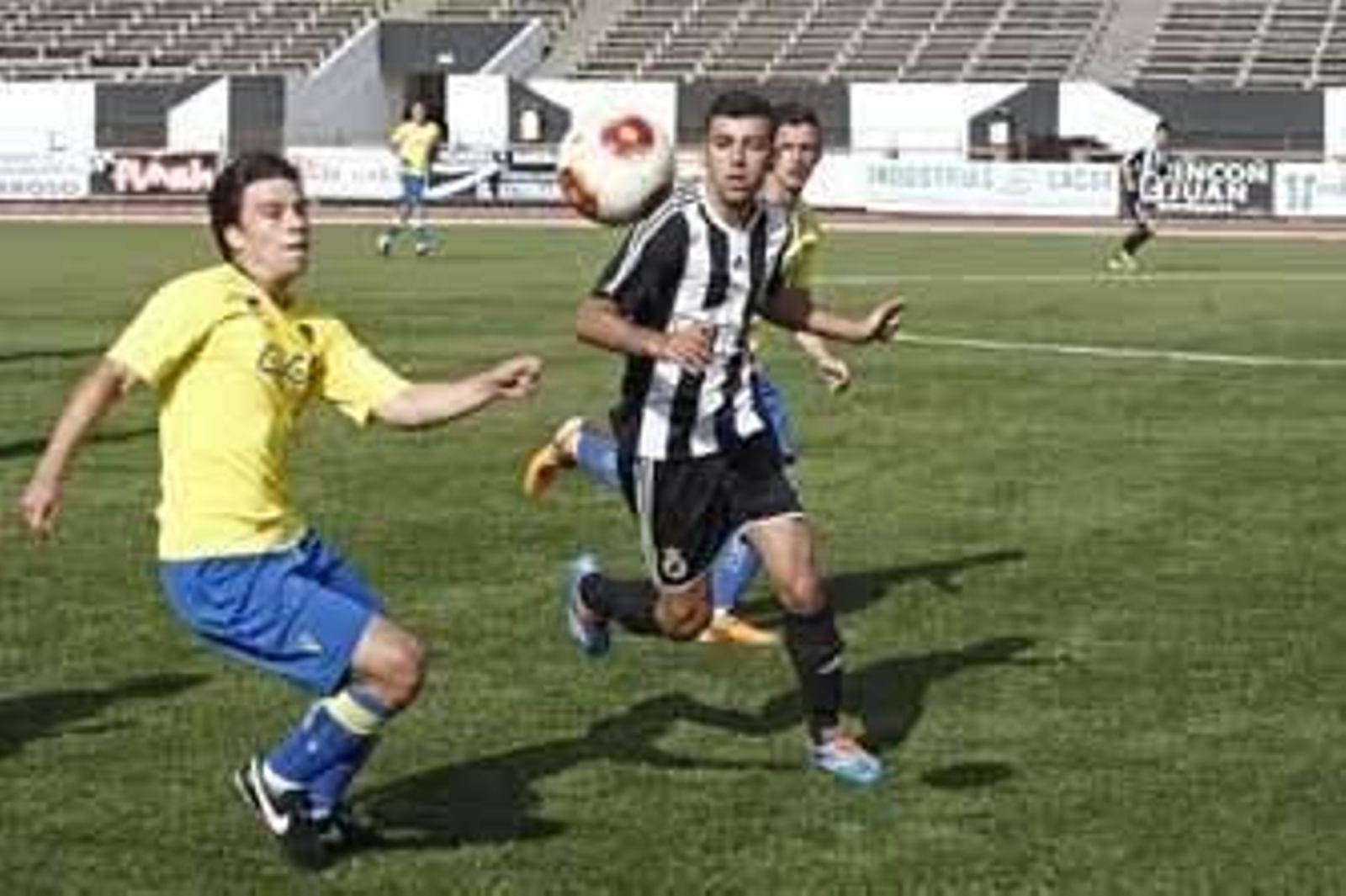 Los 'cachorros' ivernan en mayo (2-1)