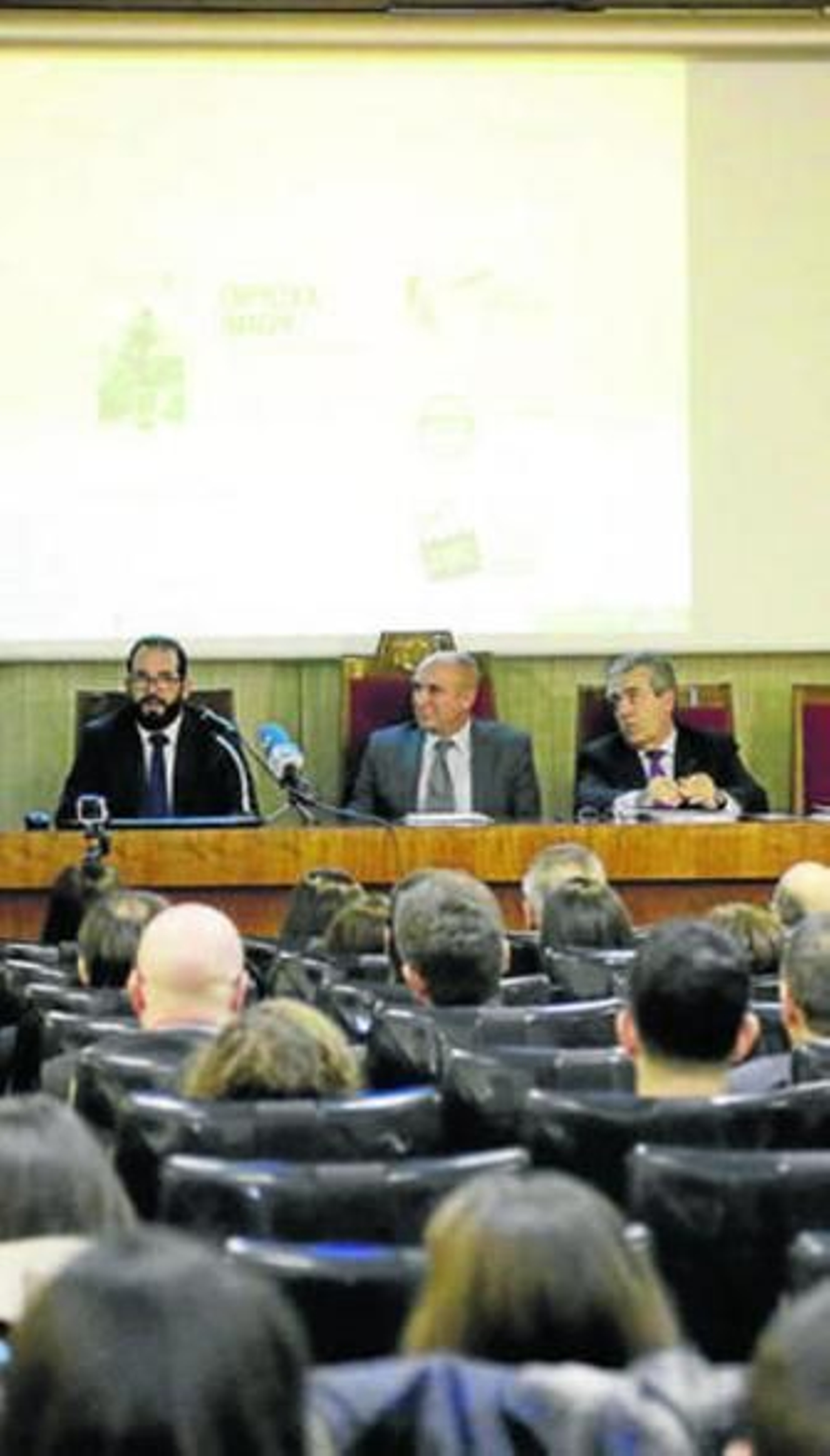 Un momento del acto, ayer en Económicas.