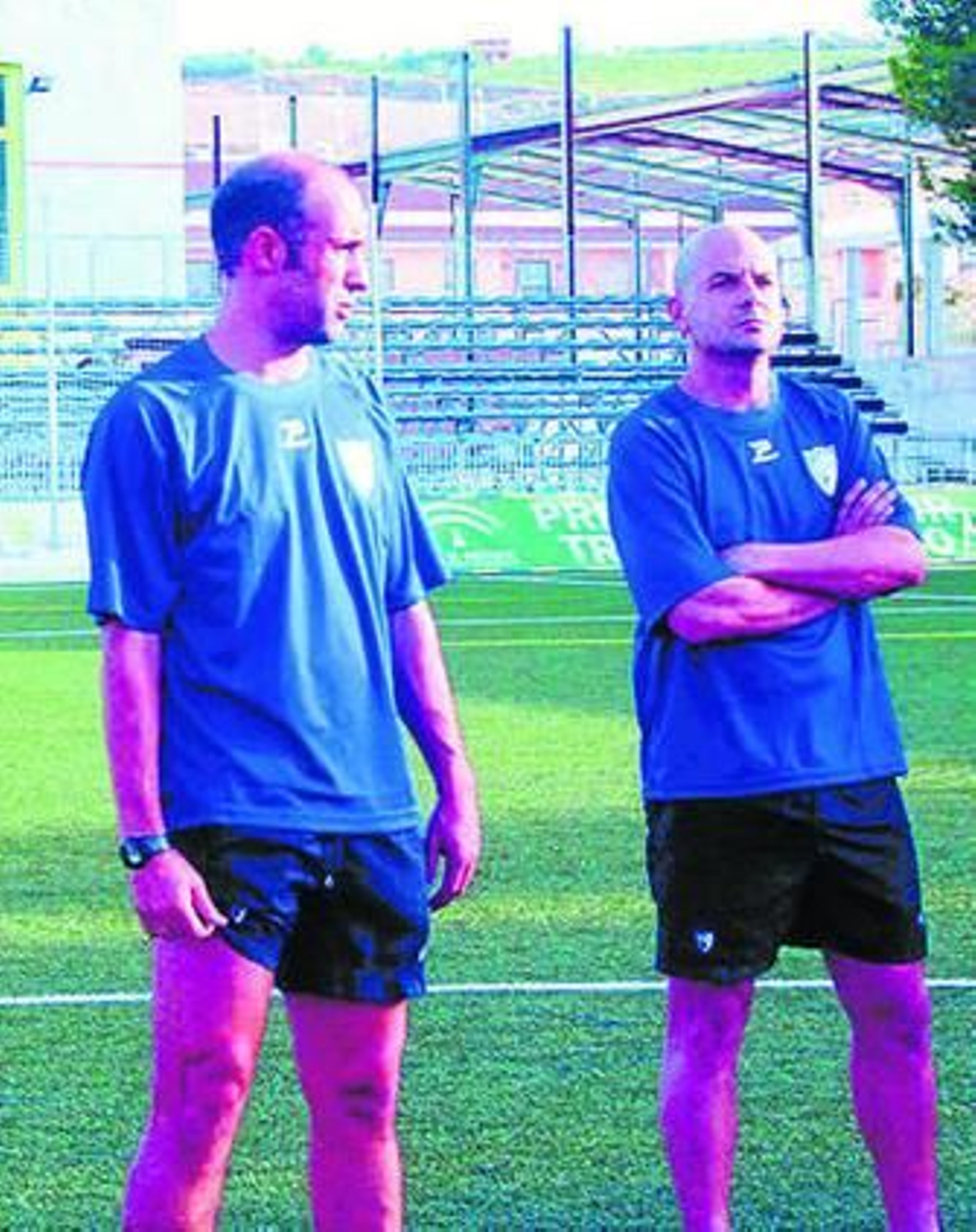 Monteagudo (i) aparece junto a Juanlu, quien podría ser su ayudante.