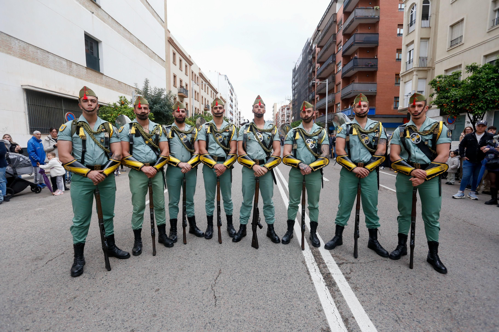 Fotos del Lunes Santo en Algeciras: Desfile de la Legión