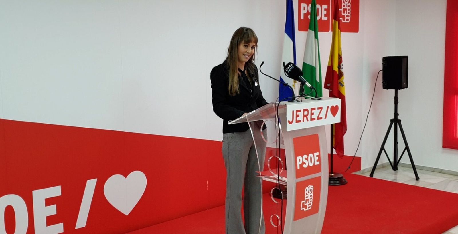 Eva Bravo, en su comparecencia en la sede del PSOE de Jerez.