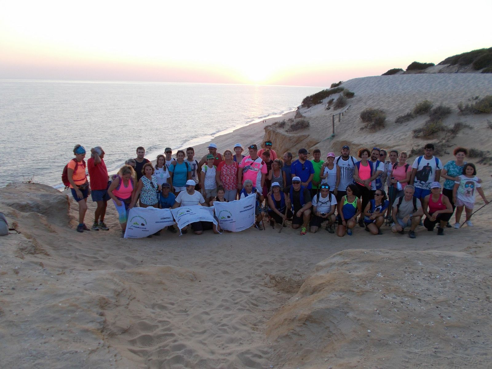 Participantes de la ruta en Matalascañas.