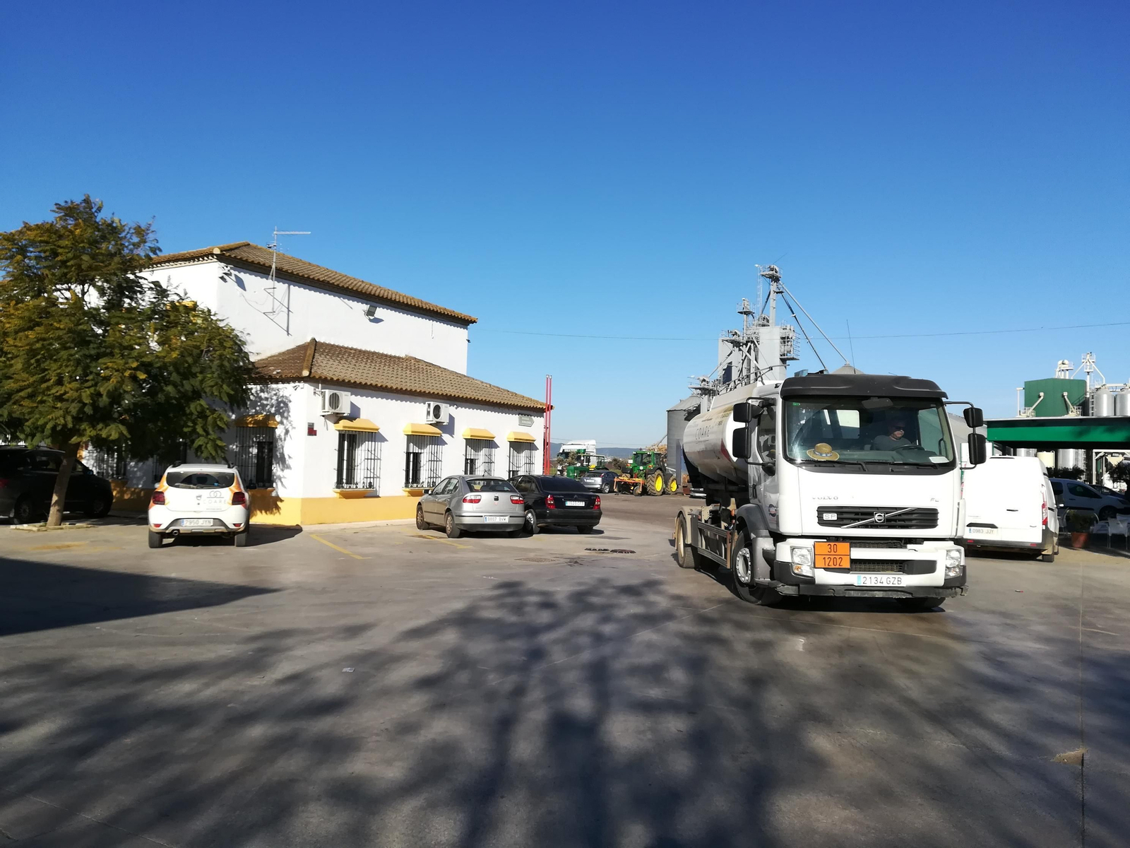 Instalaciones de la Cooperativa Agrícola de Regantes (Coare).