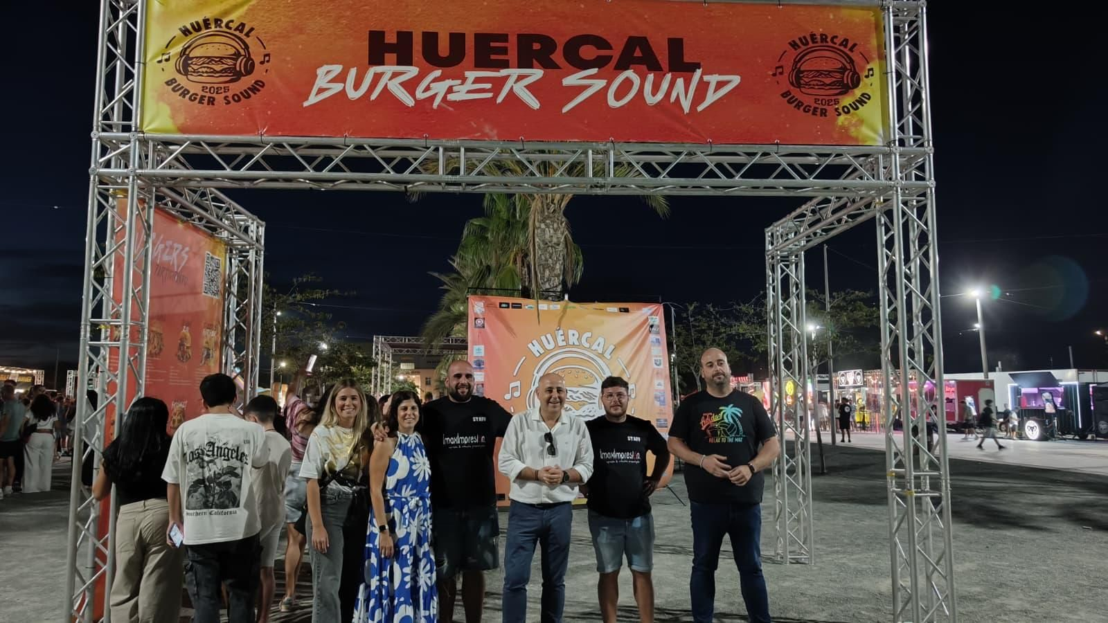 El alcalde ha asistido a la inauguración del evento.