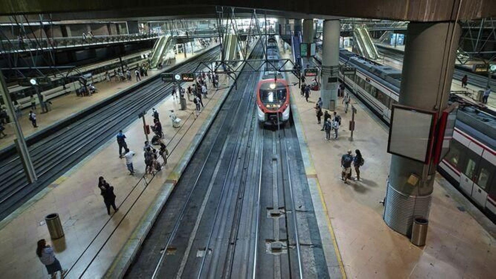 Un AVE en la estación de Atocha.