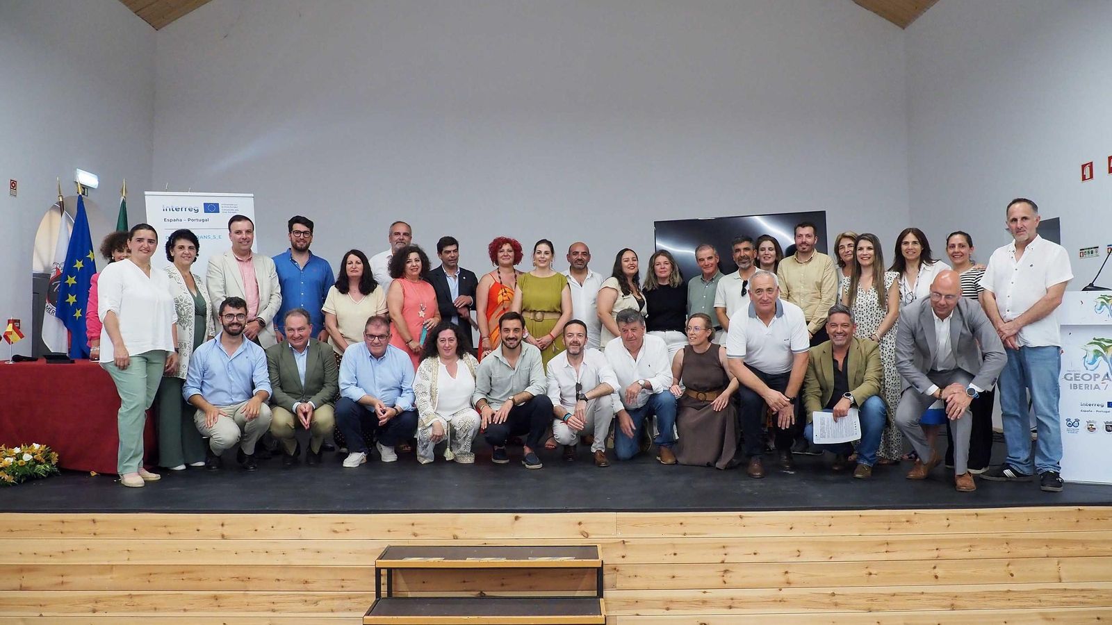 En el acto de este jueves han participado los alcaldes y alcaldesas de los 35 municipios que integran la iniciativa