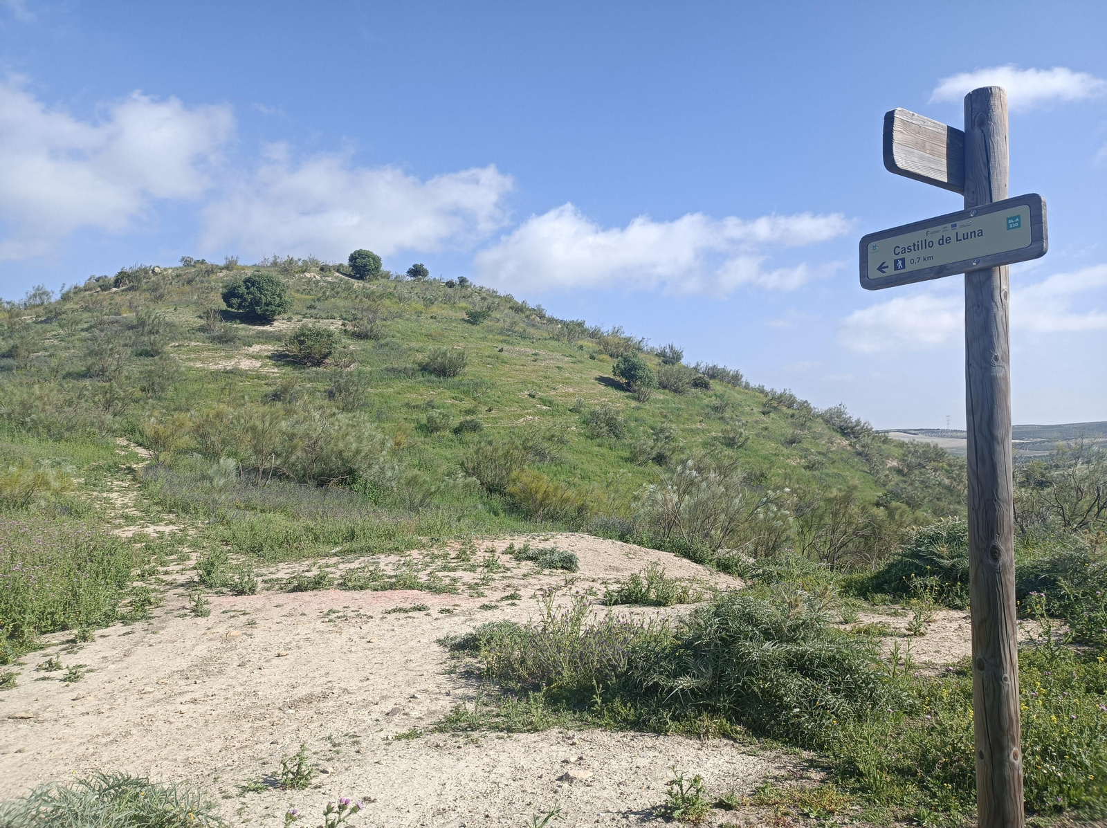 Las imágenes de la ruta alrededor del Castillo de Luna