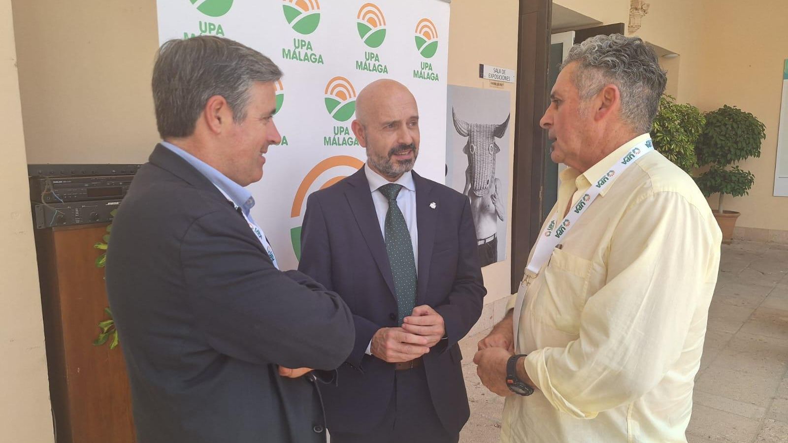 Javier Salas, en el centro de la imagen, acudió al congreso de UPA Málaga en Ronda. Javier Salas, en el centro de la imagen, acudió al congreso de UPA Málaga en Ronda.