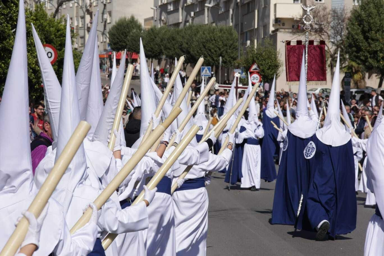 Domingo de Ramos en San Fernando 2023: las imágenes de la hermandad de Humildad y Paciencia